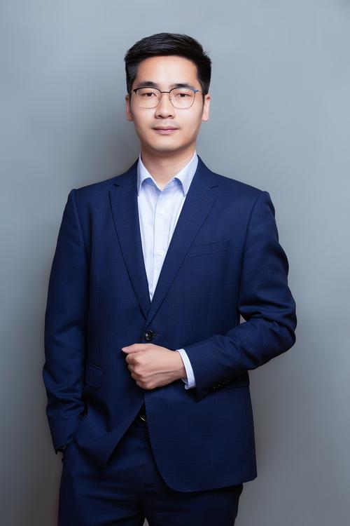 叶佩正 视觉与舞美负责人